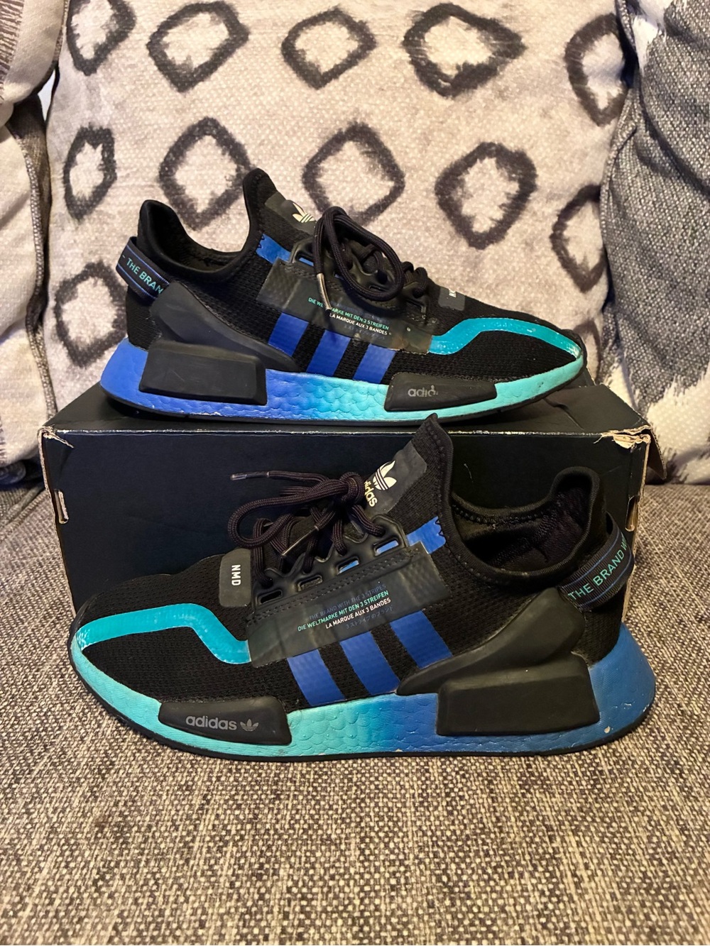Adidas NMD R1 V2 Aqua Size 8
